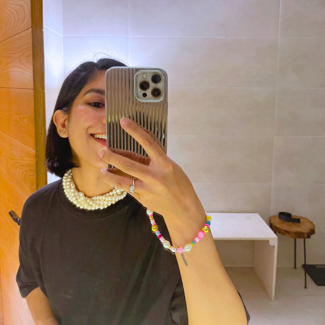 Phone charmie - Hira Ali